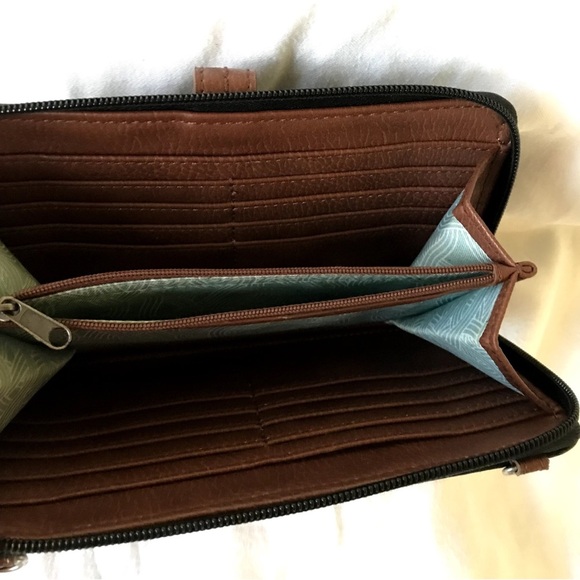 The Sak Iris Wallet Black Leather Smartphone Carryall No strap - Picture 10 of 16